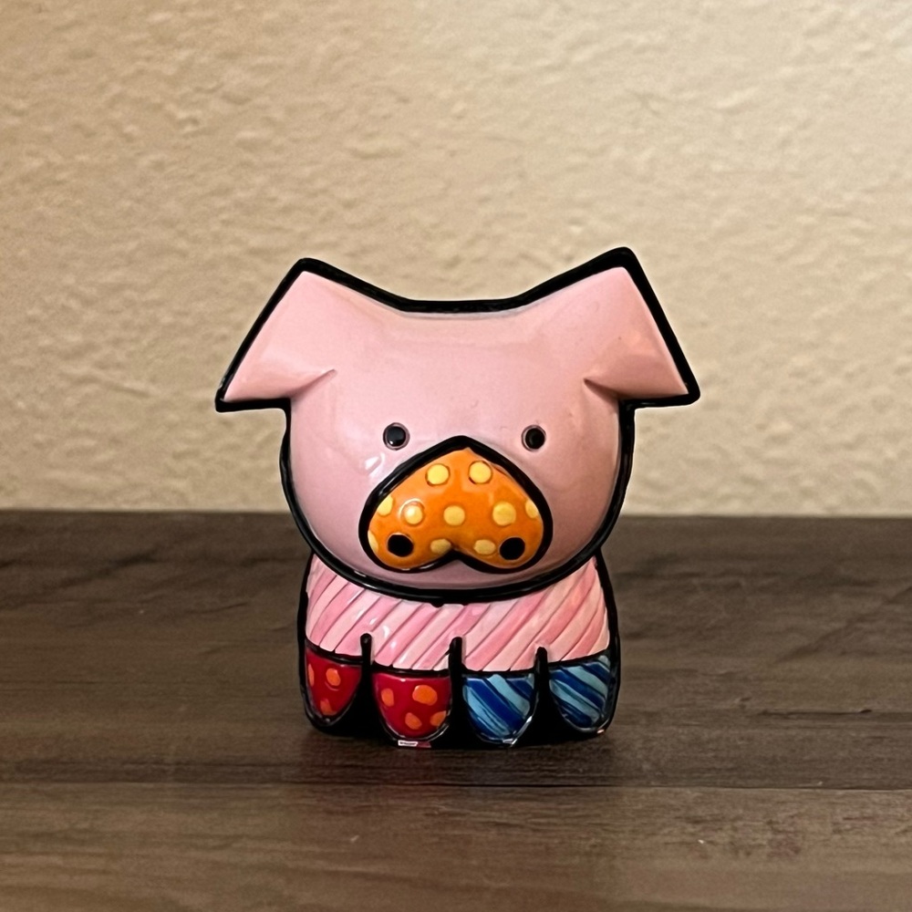 Romero Britto miniature pig